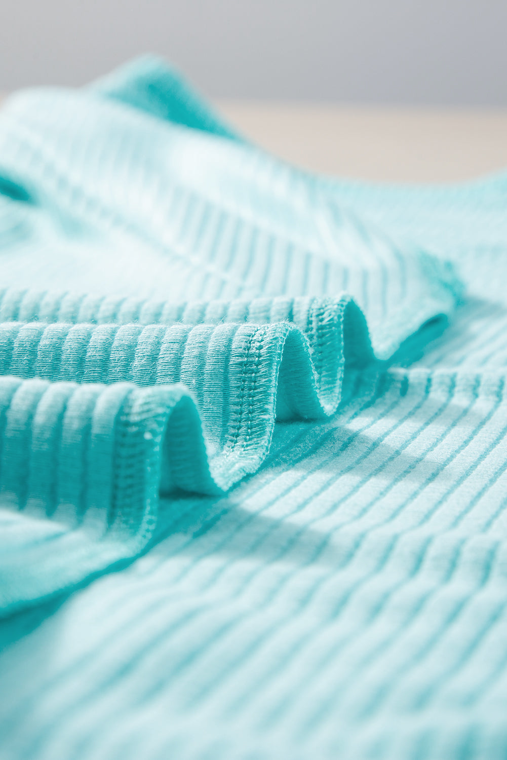 T-shirt décontracté côtelé à coutures apparentes bleu clair de grande taille