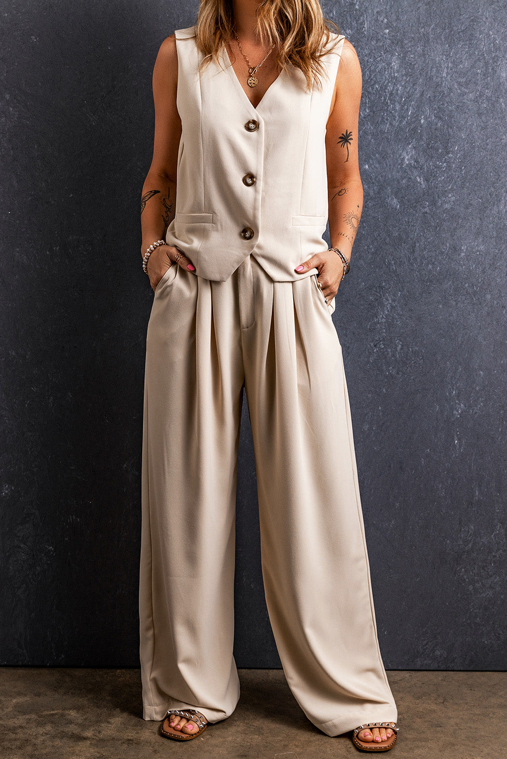 Pantalones anchos plisados ​​con cintura elástica albaricoque