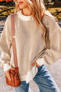 Ample textured knitting sweater with brown stripes with contrasting edges