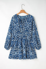 Blue mini-laces and vintage print *
