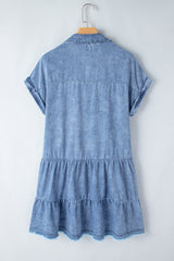 Robe en jean à plusieurs niveaux et col en V délavé à l'acide bleu ciel