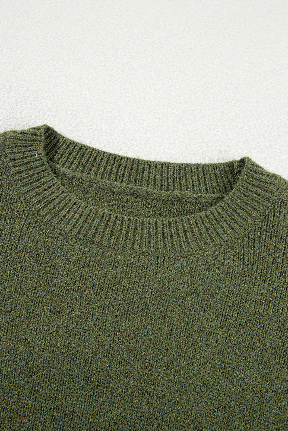 Pull vert mousse à épaules tombantes et manches fleuries