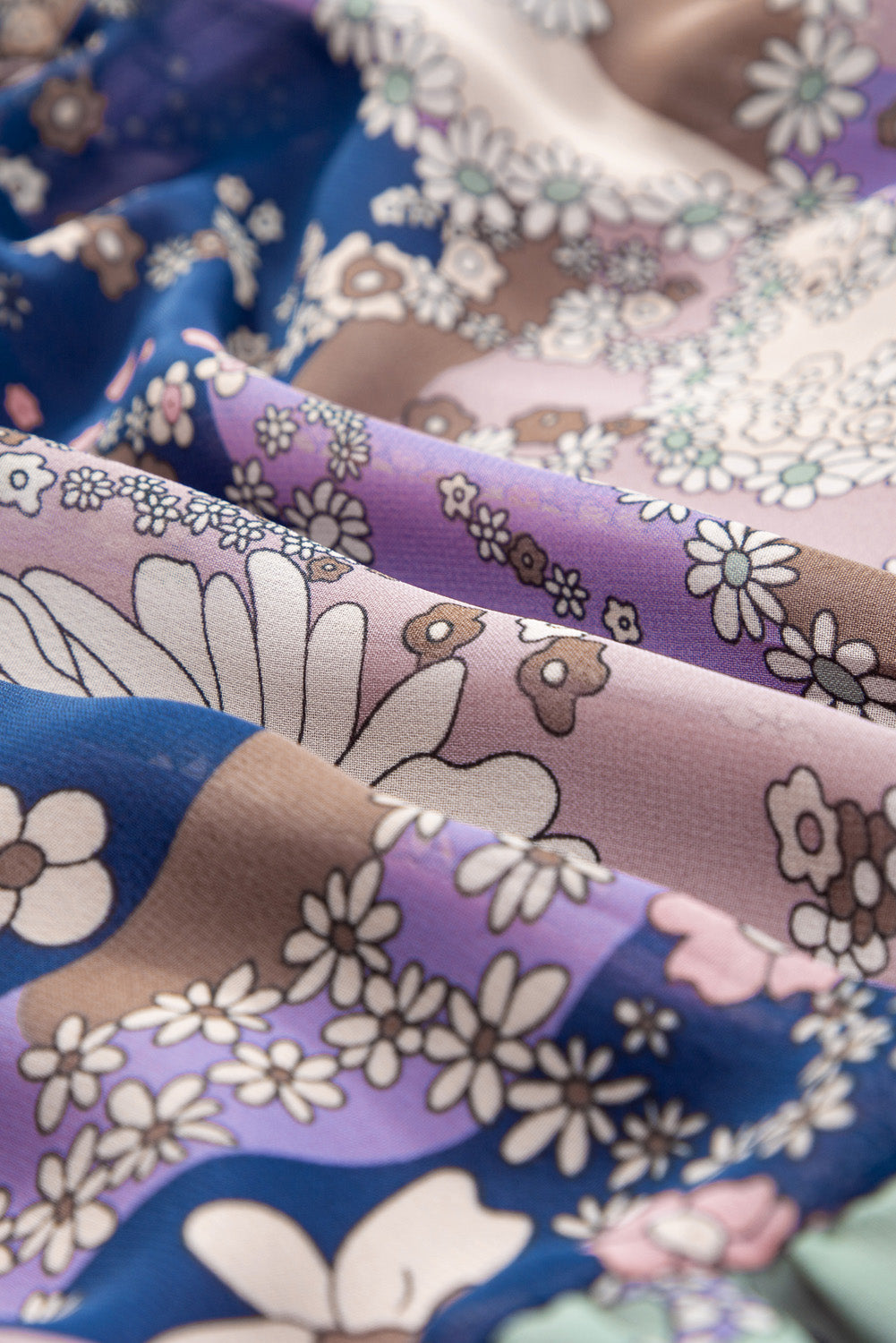 Robe courte à volants et manches bouffantes florales *