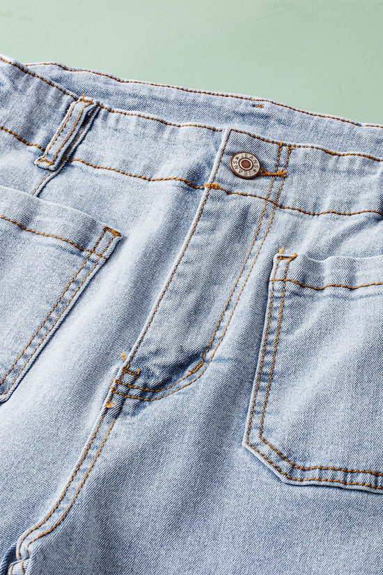 Short jeans with faded contrast pockets and edges with beautiful blue acid