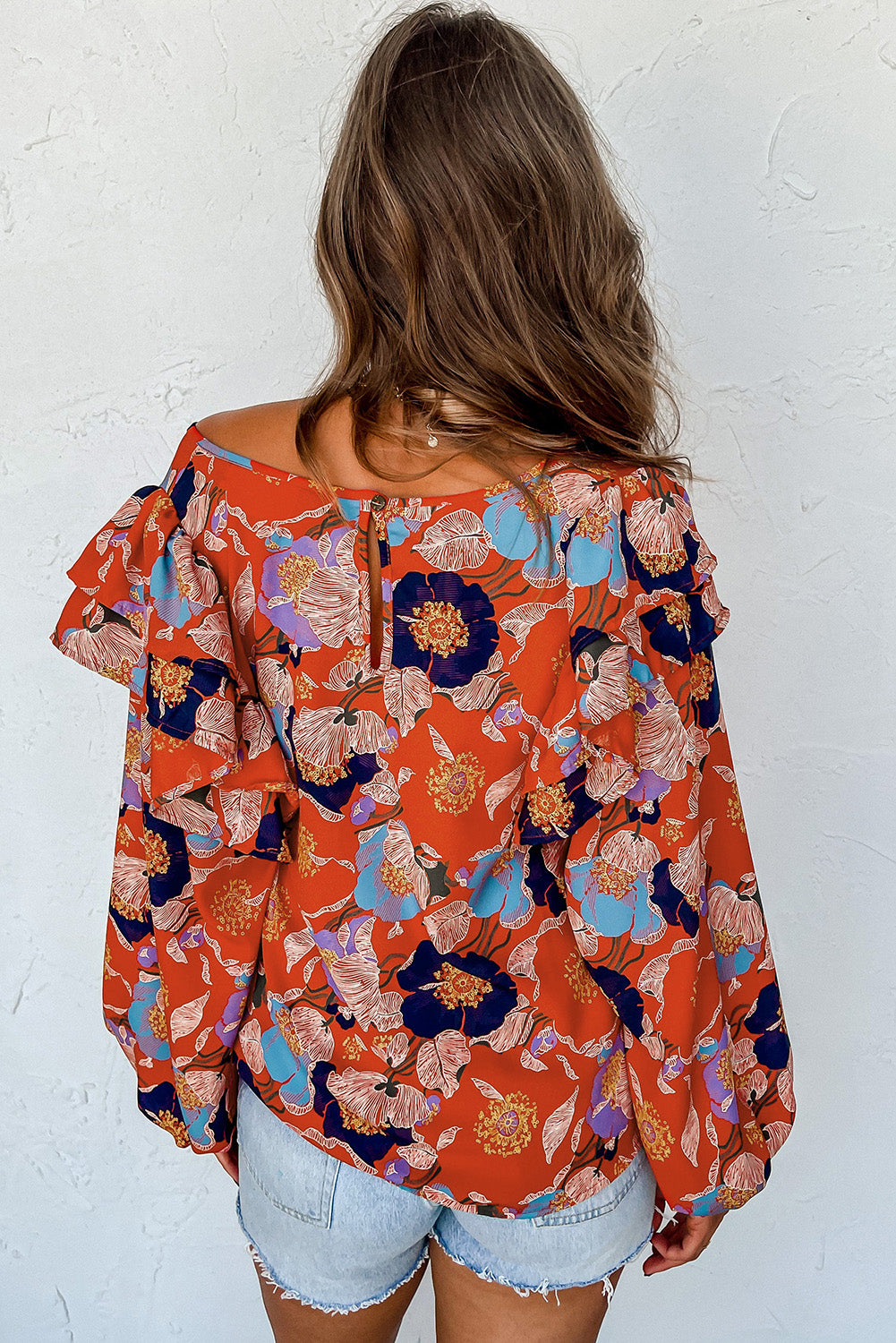 Chemisier à manches bouffantes et à volants imprimé floral rouge vif-A WOMAN WE LOVE