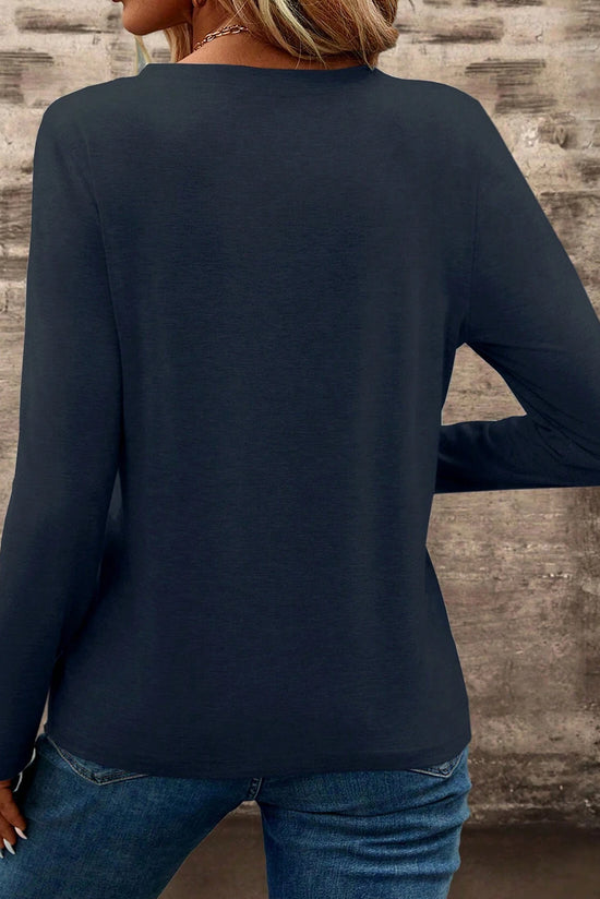 T-shirt with long sleeve patched with pocket and collar in V-shaped V-shaped