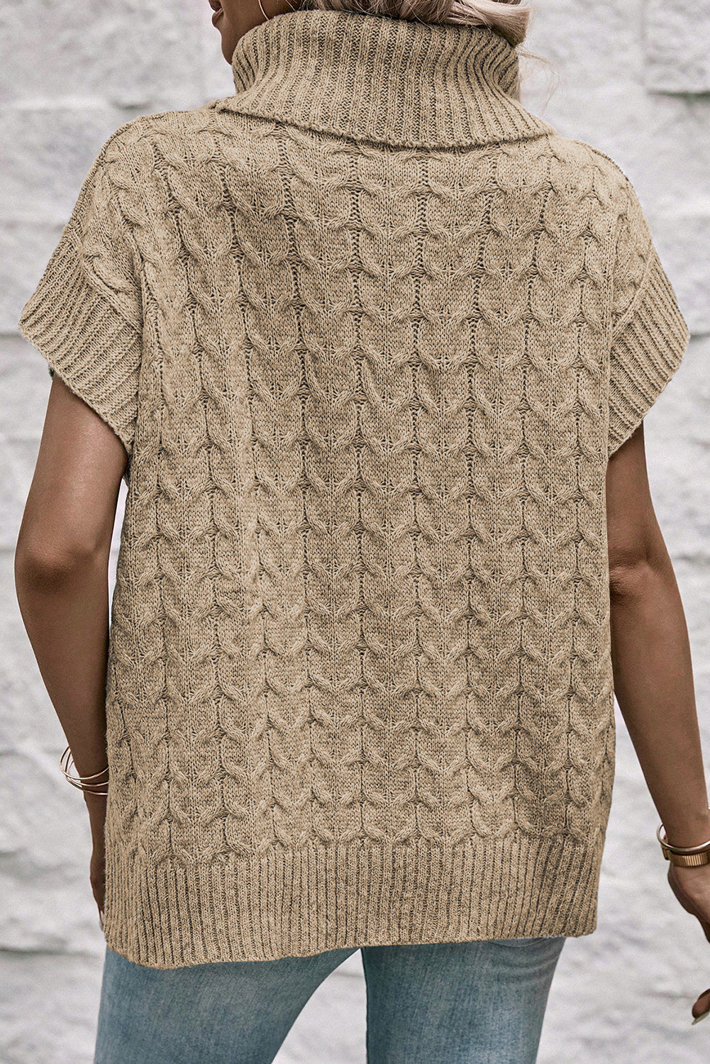 Rolled-collar sweater and bat handle in twisted French beige knitted
