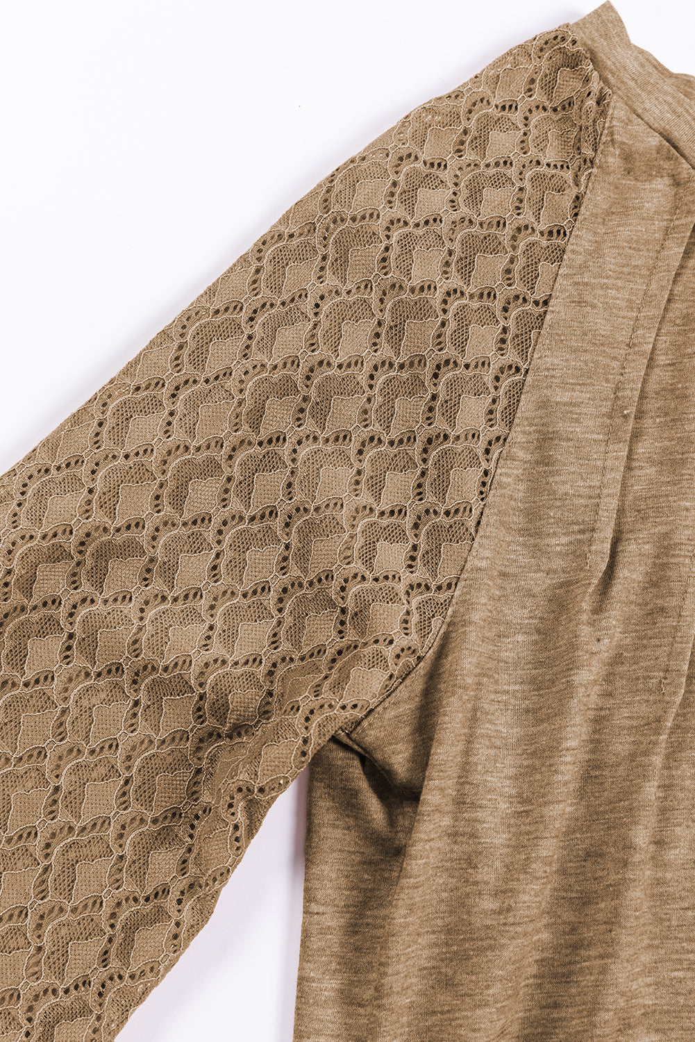 Haut à col rond et manches raglan en dentelle contrastée beige français clair