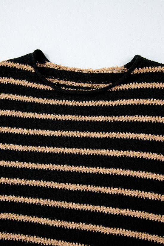 Black full -bodied sweater and drooping shoulders, round neck