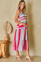 Robe longue smockée à volants et bretelles à rayures rouges