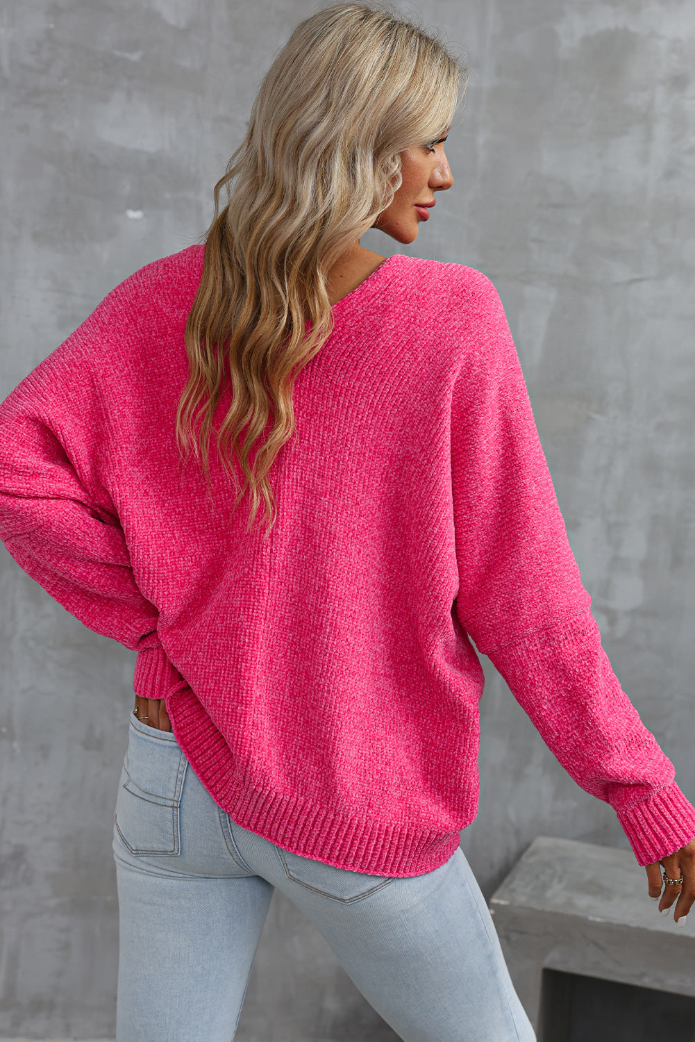 Cardigan pull avec poches sur le devant et boutons roses-A WOMAN WE LOVE