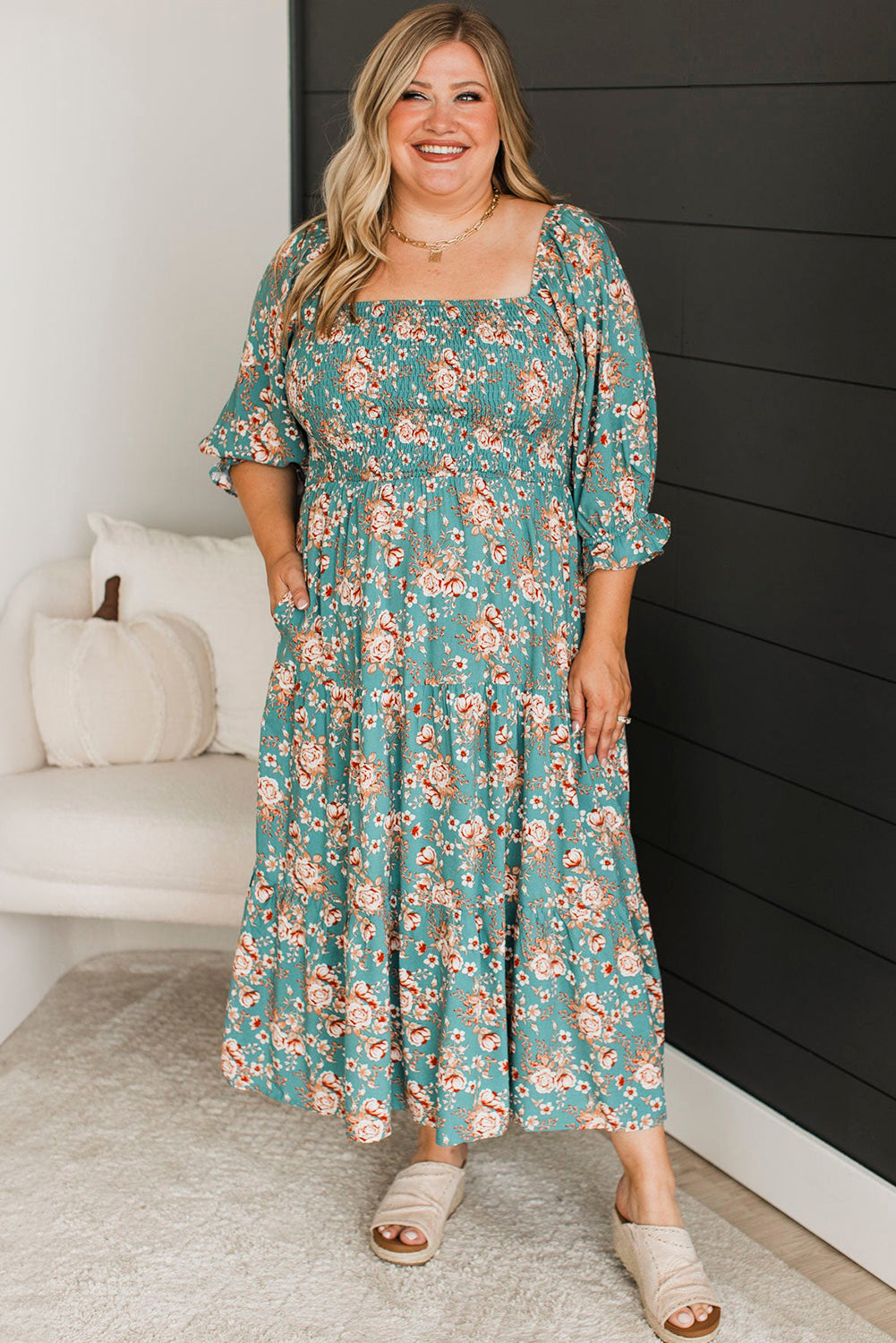 Robe longue smockée à imprimé floral et col carré de grande taille vert