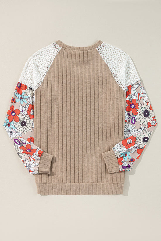 Long -sleeved ribbed blouse and floral patch pachemin