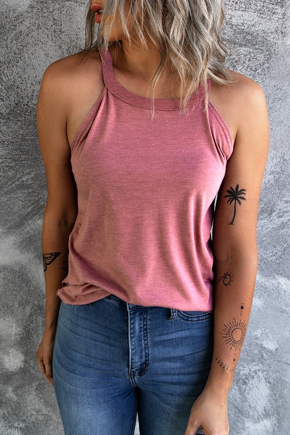 Camiseta de tanque de cuello de color sólido rosa sólido