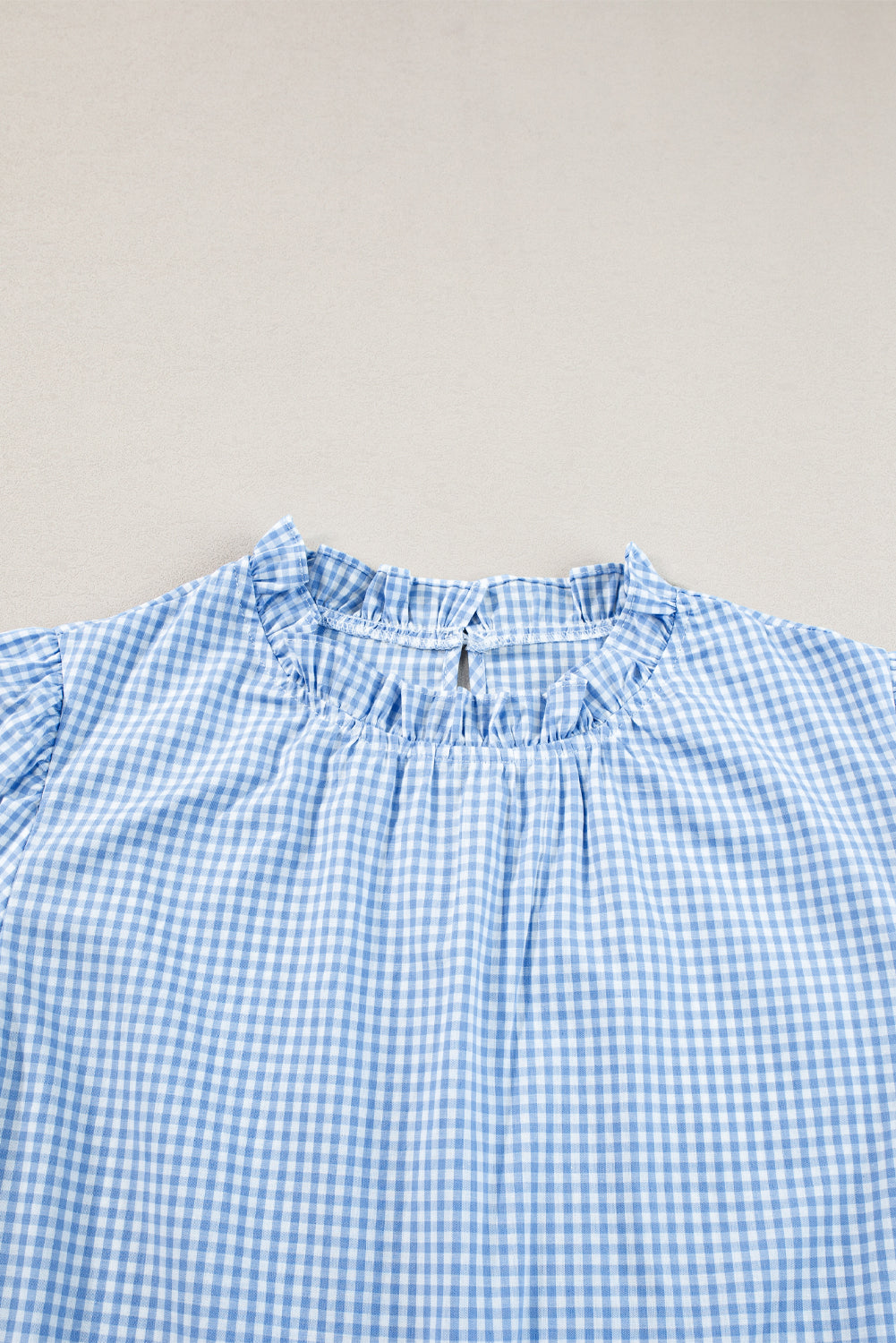 Blusa de manga bordada de gingham de azul claro