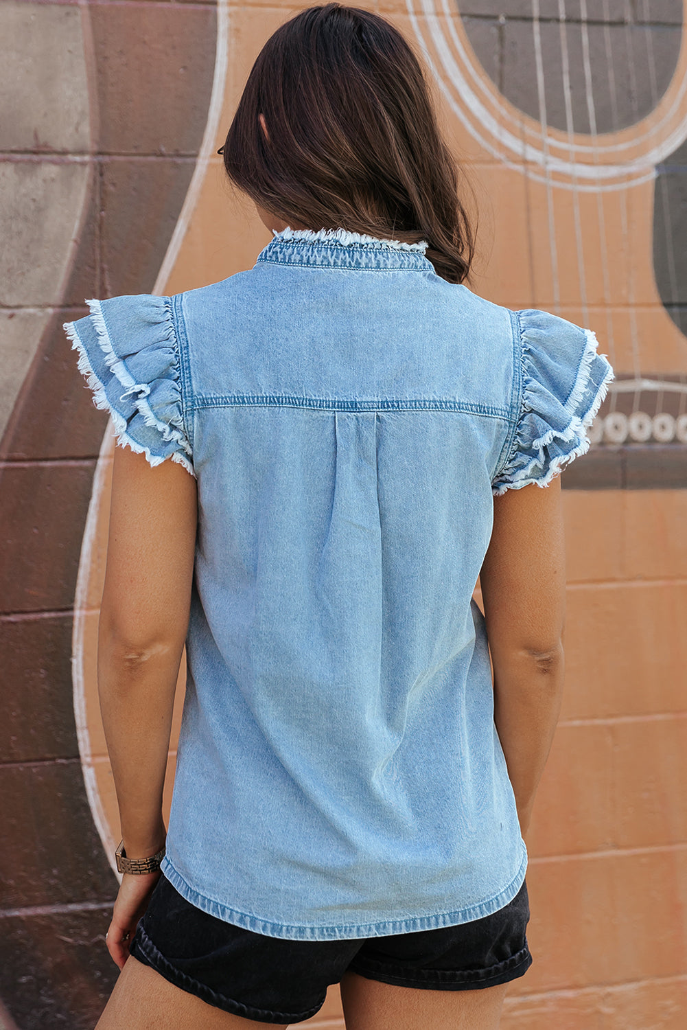 Beau Blue Button Front Front Flutter Flutter Scolled Denim Top