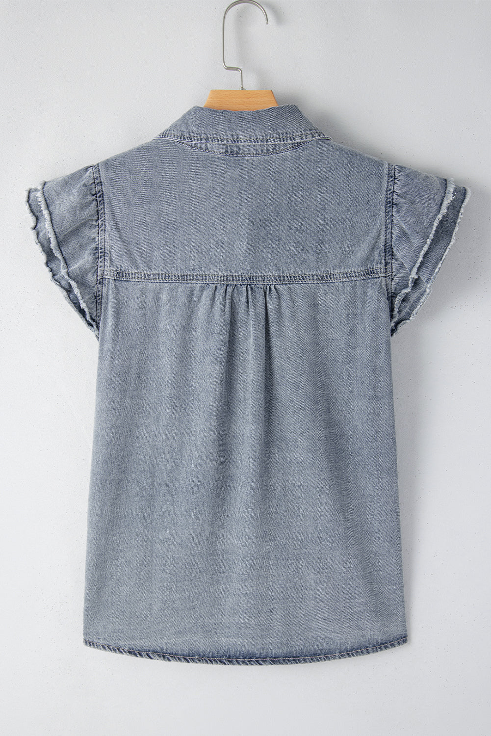 Beau Blue Frayed Ruffle manga camisa de mezclilla