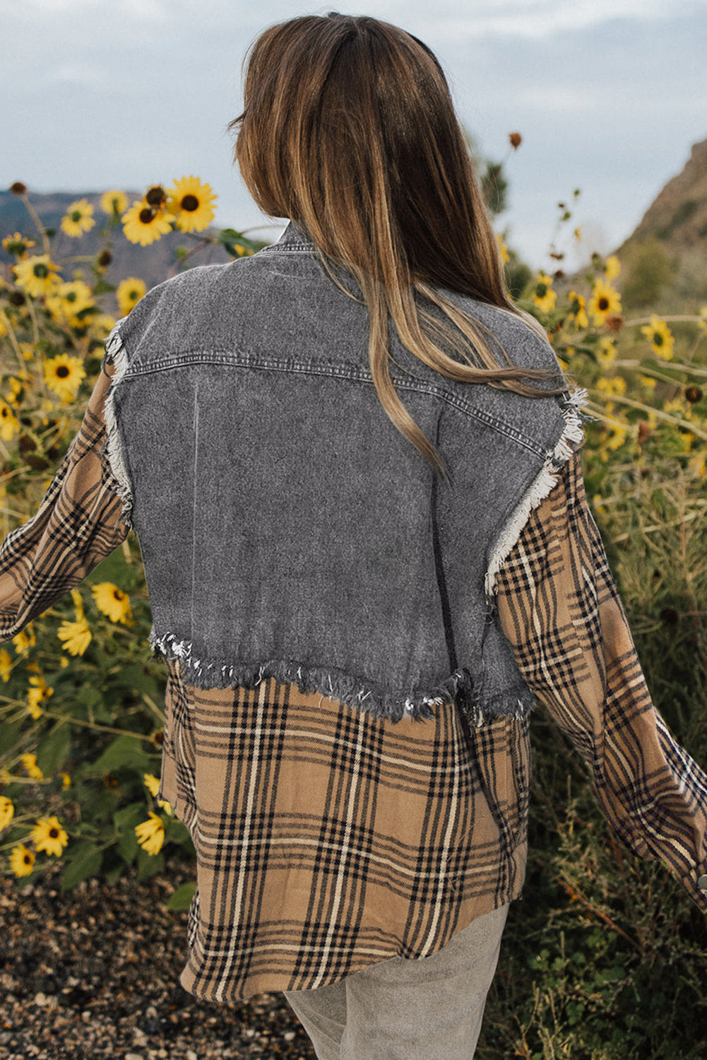 Veste en jean à carreaux gris moyen avec poche à rabat et patch effet vieilli