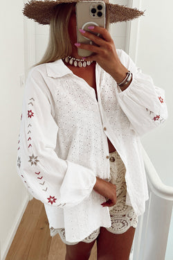 White shirt in patchwork with eyelets and puffy sleeves *