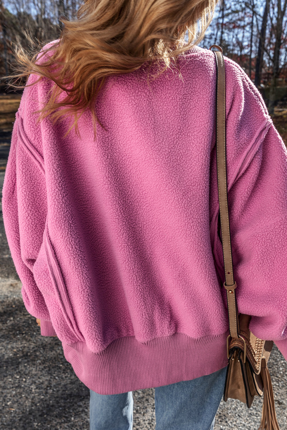 Sudadera de gran tamaño de color rosa sherpa rosa costado