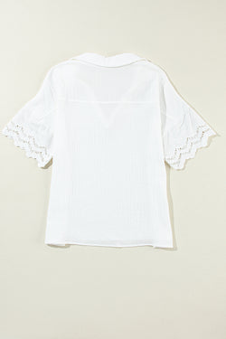 White blouse with V -neck and crumpled lace splicing sleeves