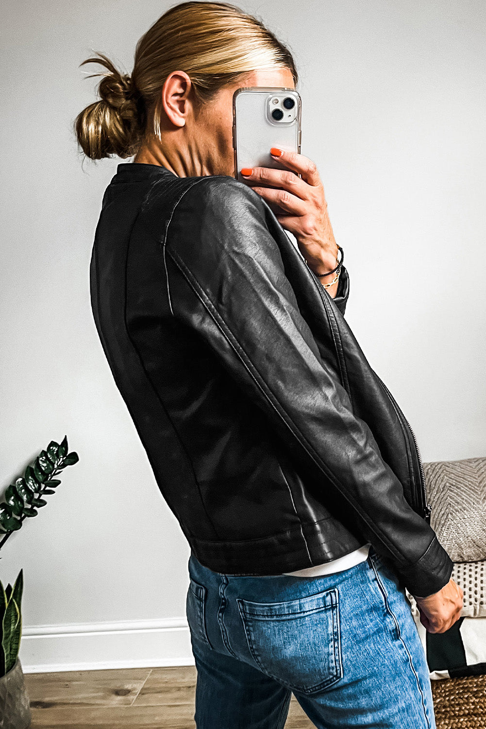 Blouson aviateur noir uni en similicuir avec fermeture éclair, coupe slim-A WOMAN WE LOVE