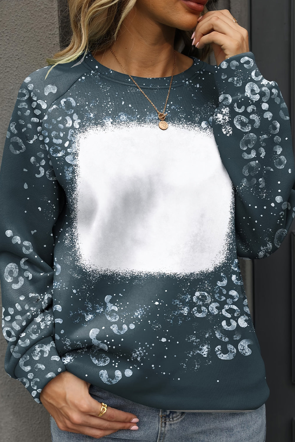 Blue Leopard bleichte Raglan -Ärmel Crewneck Sweatshirt