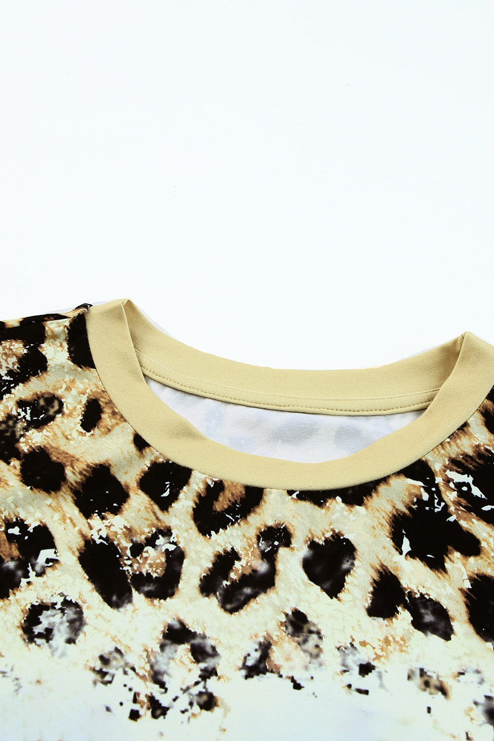 Leopard bleichte O-Neck-T-Shirt