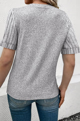 T-shirt gris à manches et col rond *
