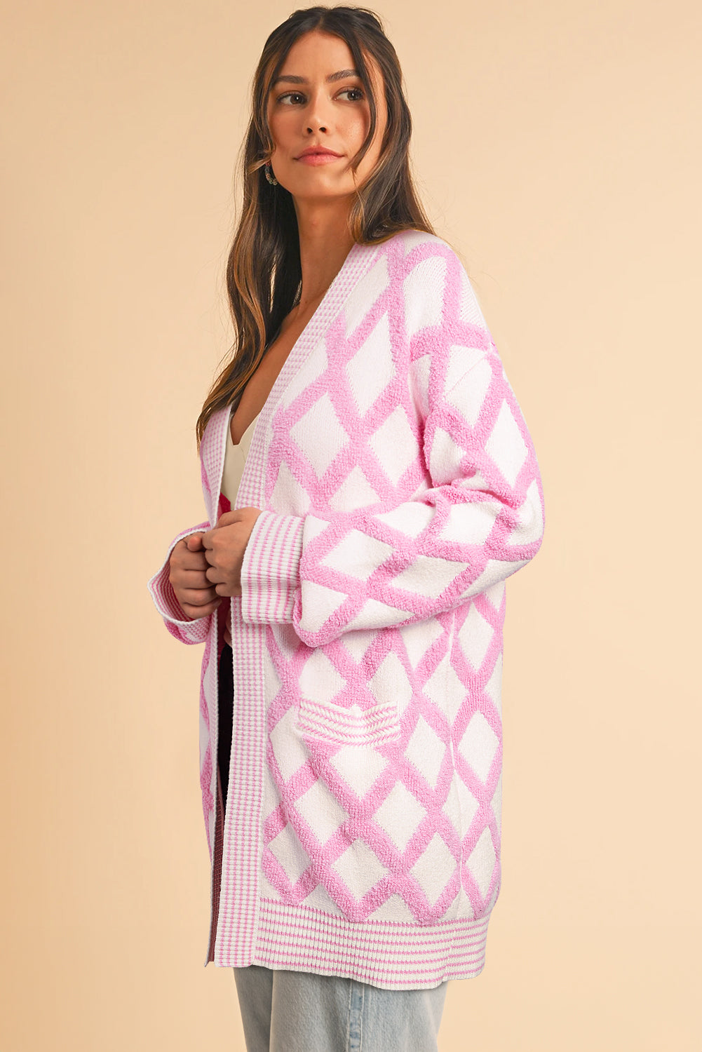 Cardigans en tricot à motif losange rose, ouverts sur le devant, avec poches-A WOMAN WE LOVE