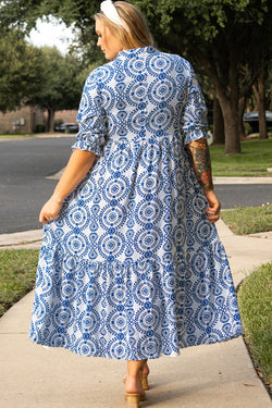 Vestido largo con cordones de estampado geométrico y cuello con muescas, gran tamaño, azul cielo