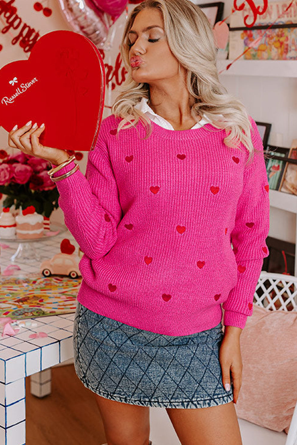 Pull à col rond et épaules tombantes en forme de cœur rose rouge