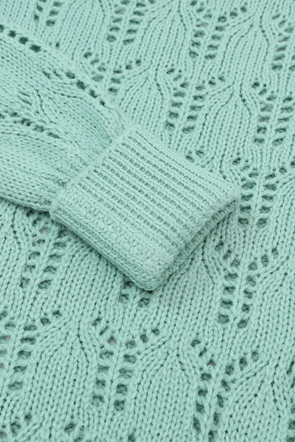 Grüner purer gestrickter Pointenpullover