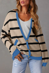 Cardigan ample boutonné à épaules tombantes color block blanc-A WOMAN WE LOVE