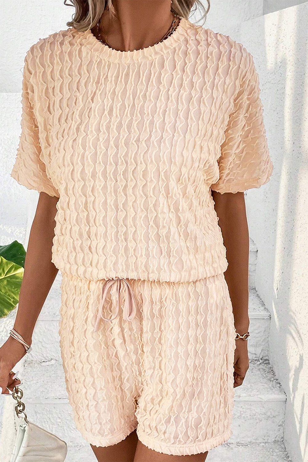 Ensemble haut texturé à manches courtes et short à cordon beige