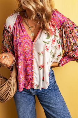 Boutonnate blouse in V -collar and multicolored floral patchwork