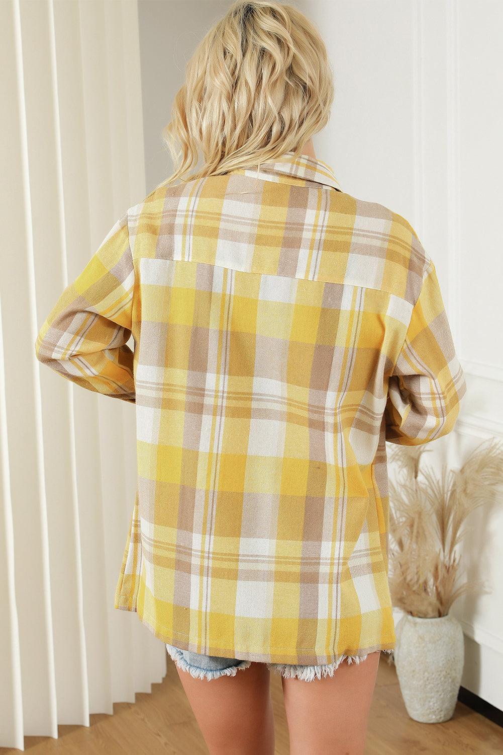 Chemise jaune à carreaux boutonnée avec poche plaquée