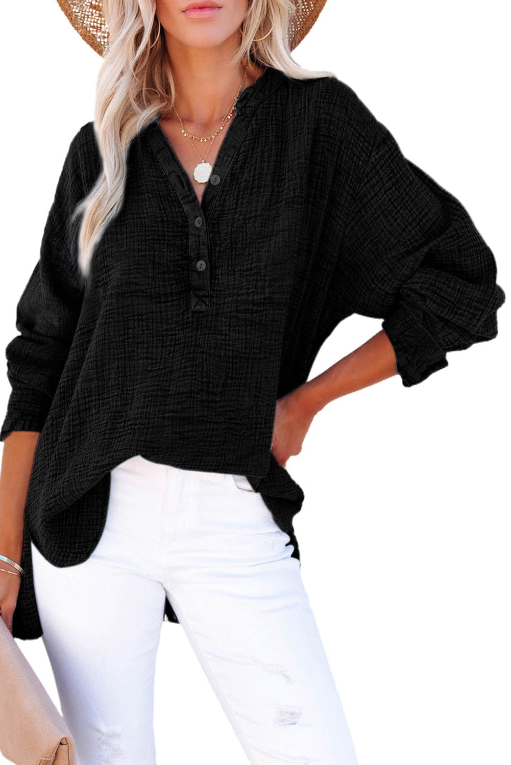 Top holgado con cuello henley y textura arrugada negra