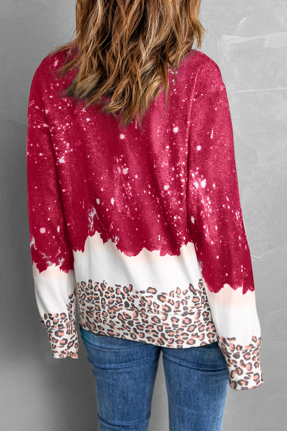 Sweat-shirt de pull-shirt blanchi rouge léopard rouge.