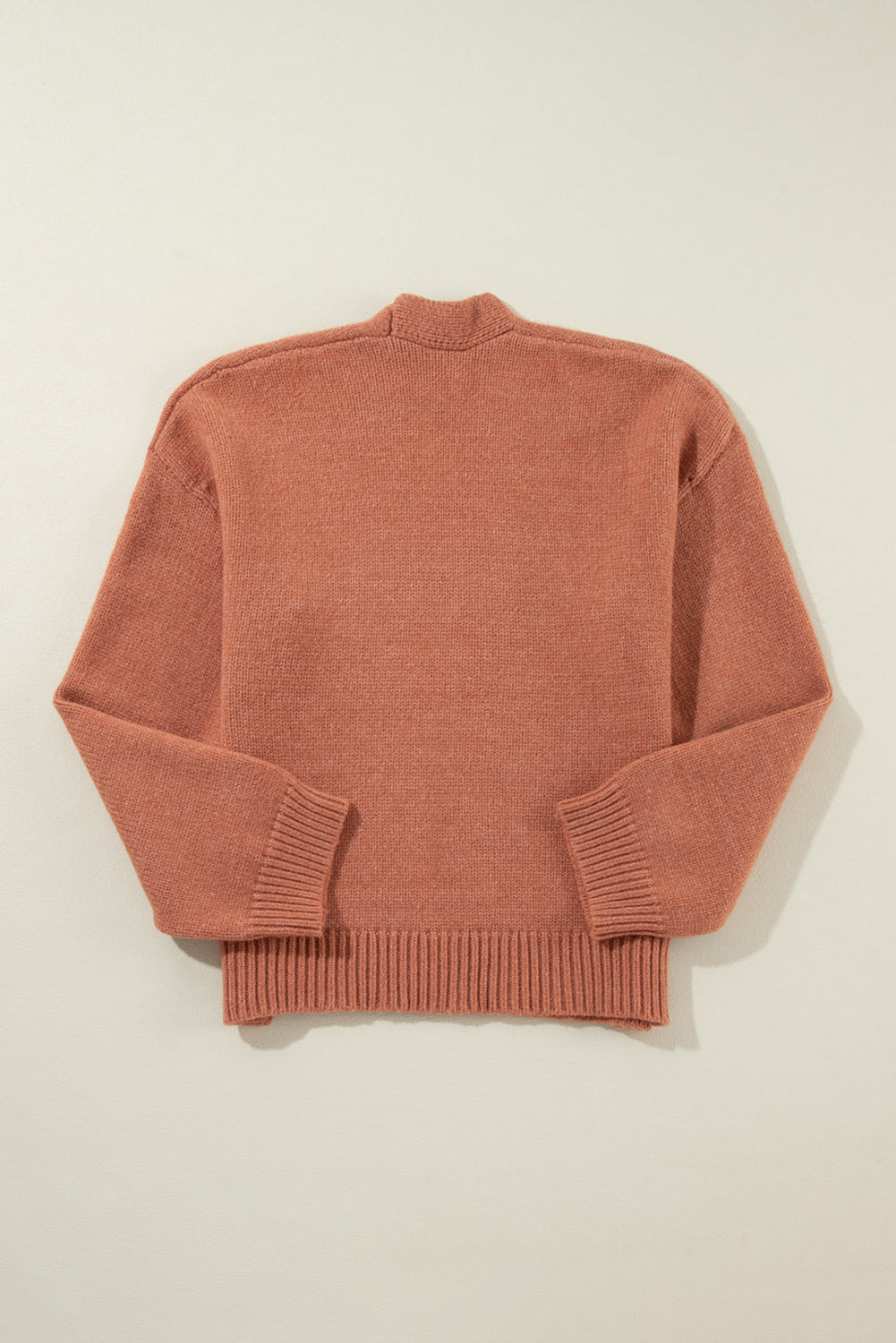 Cardigan court beige français clair à épaules tombantes ouvert sur le devant-A WOMAN WE LOVE