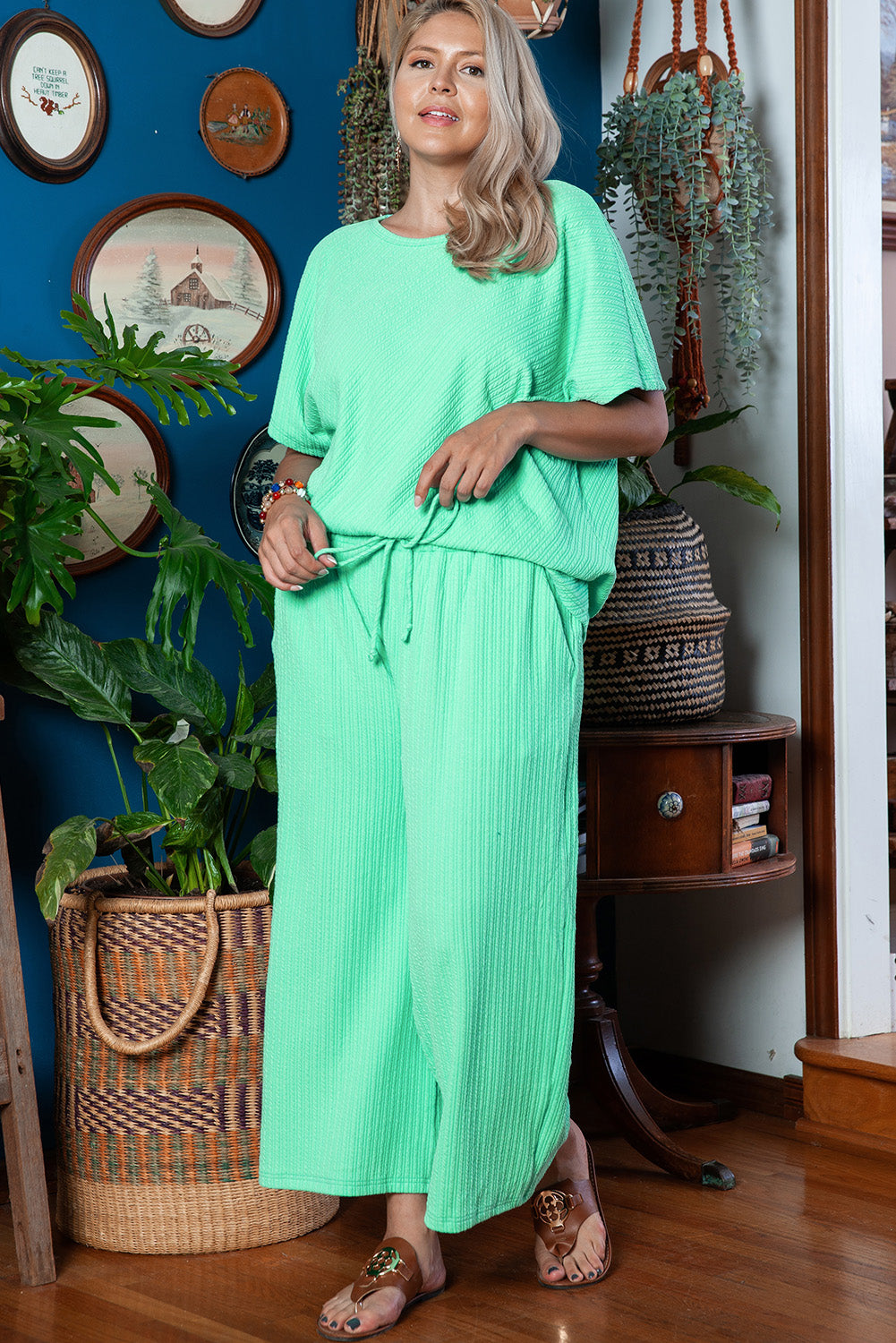Ensemble t-shirt à manches chauve-souris texturé vert menthe, pantalon large, grande taille-A WOMAN WE LOVE