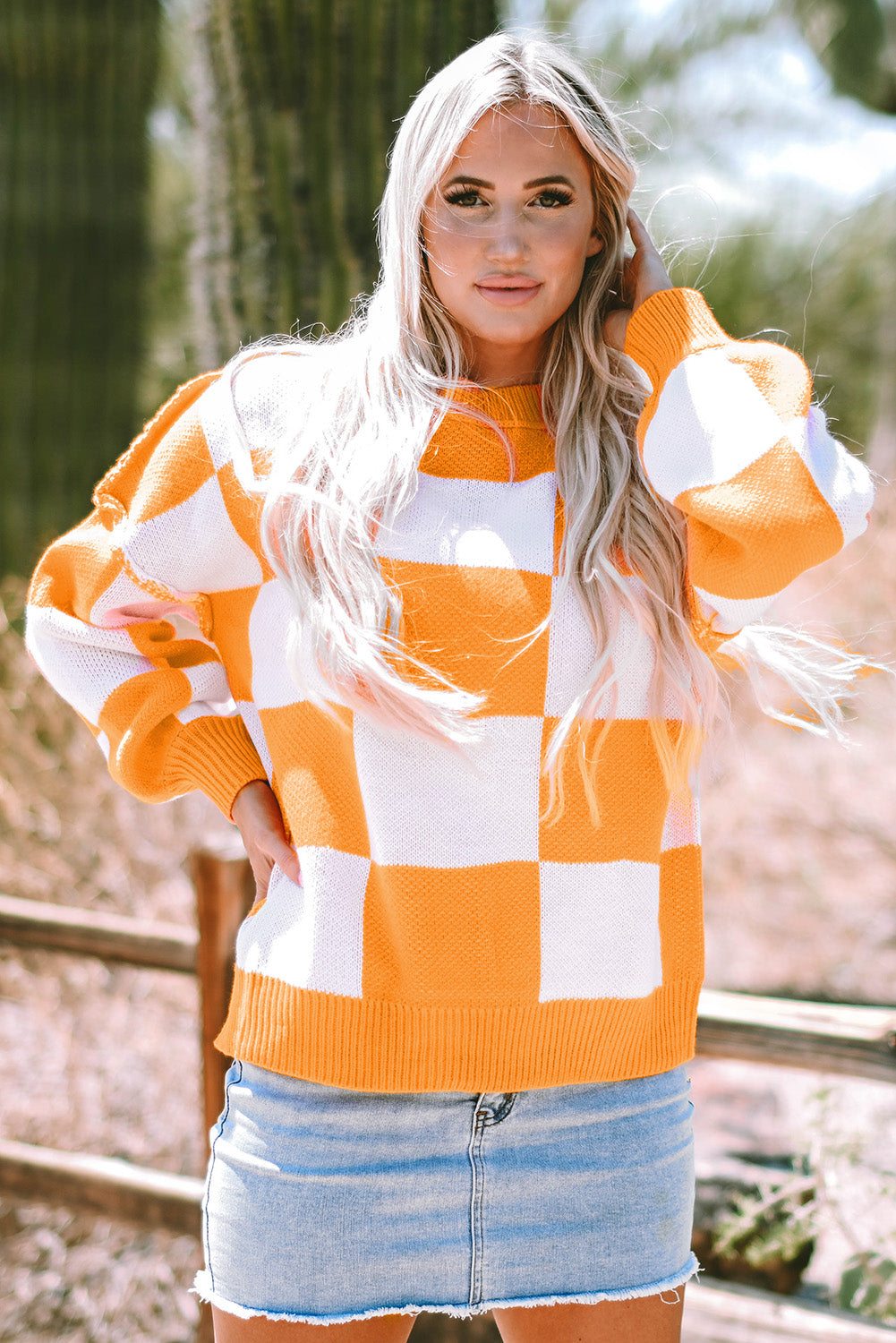 Pull orange à manches évêque à carreaux