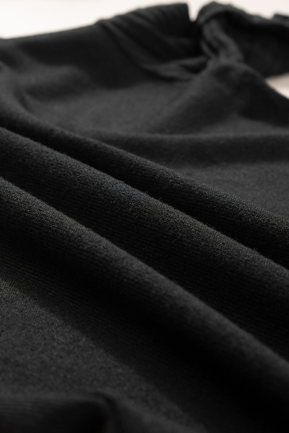 Black t-shirt with ribbed sleeves *