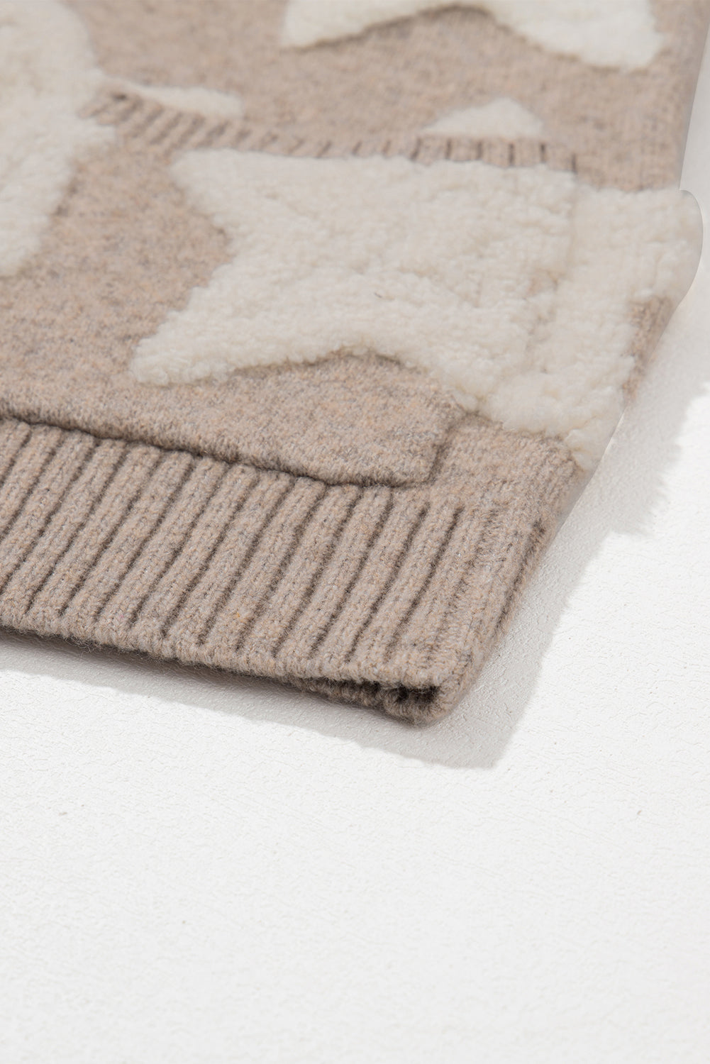 Cardigan pull texturé kaki à motif d'étoiles en sherpa avec poches-A WOMAN WE LOVE