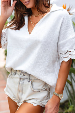 White blouse with V -neck and crumpled lace splicing sleeves