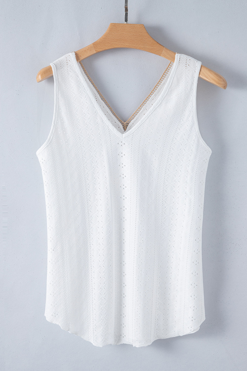 Débardeur ample en dentelle blanche avec épissure au crochet et col en V-A WOMAN WE LOVE