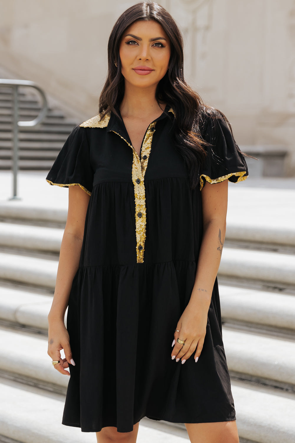 Vestido de camisa del día del juego de la manga de burbujas de lentejuelas negras