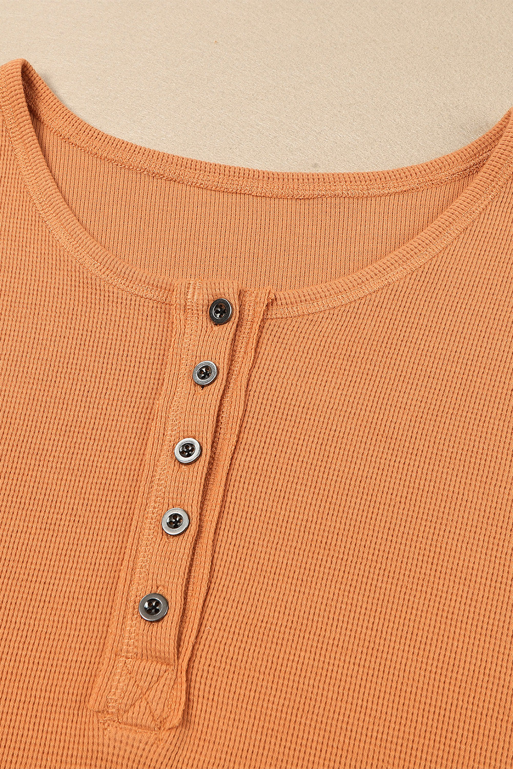 Haut Henley en tricot gaufré orange