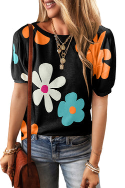 Camiseta negra con burbujas y estampados florales *