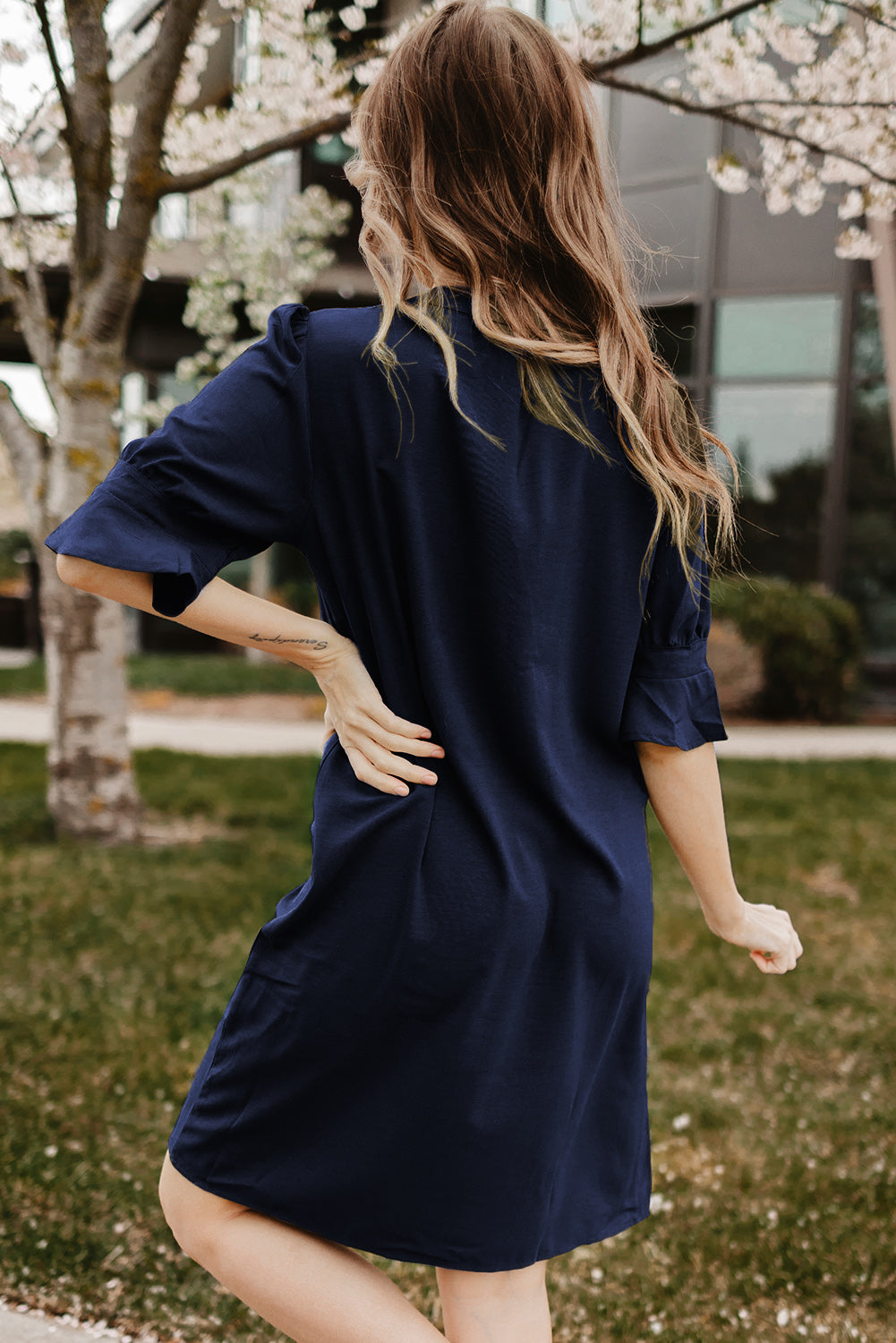 Blue straight dress with ruffled sleeves